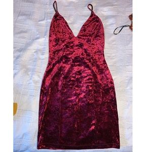 Glare | Medium | Burgundy shimmery dress